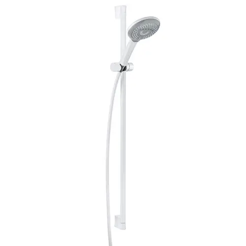 Weißes Brause-Set von Kludi mit runder Handbrause, montiert an einer senkrechten Stange, verbunden durch einen flexiblen Schlauch.
